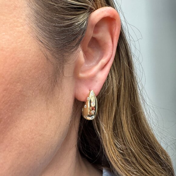 Sculpted Gold Teardrop Earrings with CZ Sparkle – Italian Made - Picture 4 of 4